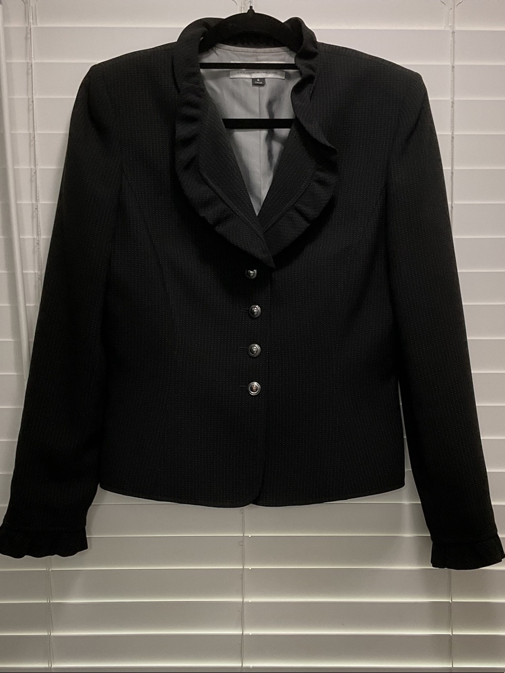 NWOT Tahari Black Ruffle Collar Blazer - Women's Tailored Suit Jacket